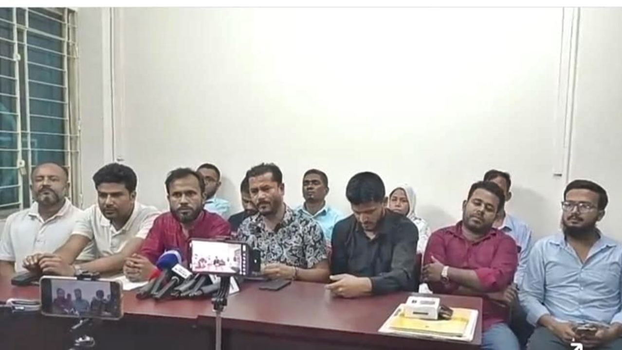 চার কর্মদিবসের মধ্যে আউটসোর্সিং খাতে ঠিকাদারি প্রথা বাতিলের দাবি