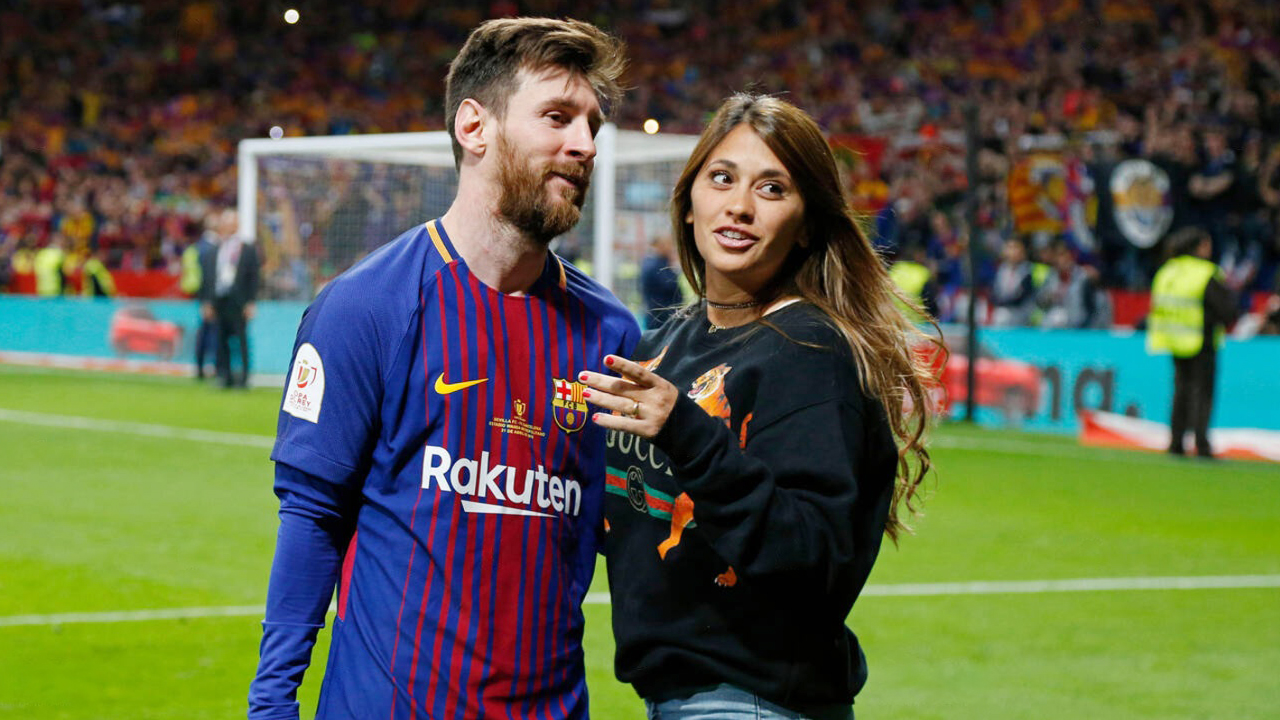 তিক্ত বিদায়ের পরও কেন বার্সেলোনায় ফিরতে চায় মেসি-অ্যান্তোনেল্লা দম্পতি