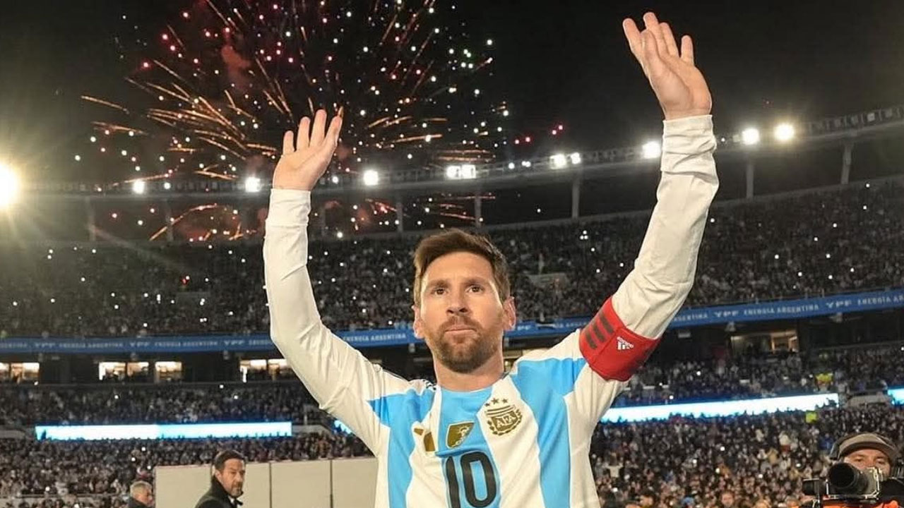 বিশ্বকাপ জার্সিতে খেলে মেসি যা বললেন