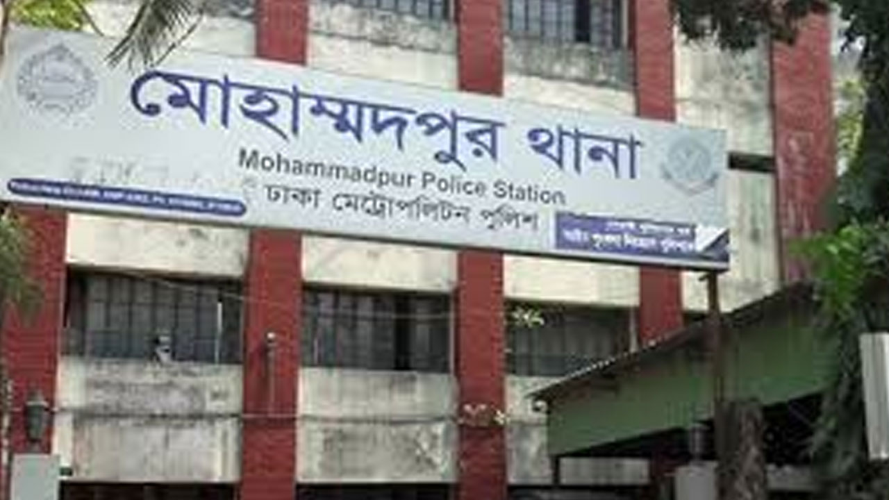 মোহাম্মদপুরে ৬টি পেট্রোল বোমা ও দেশীয় অস্ত্রসহ গ্রেপ্তার ১