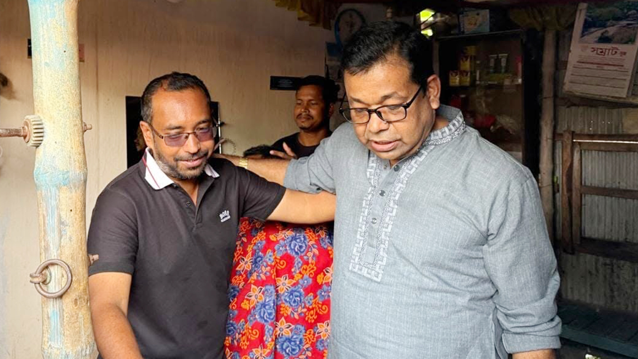 মনোনয়ন না পেয়ে যা জানালেন কণ্ঠশিল্পী মনির খান