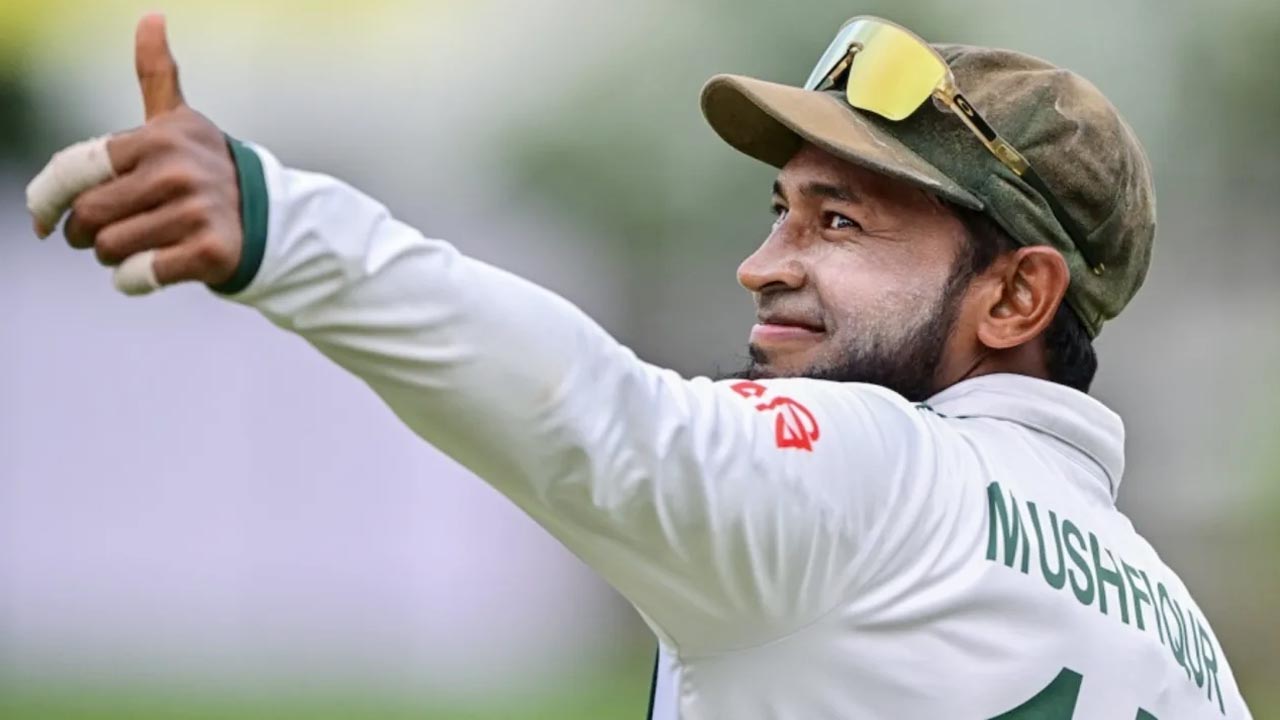 যে কারণে মুশফিককে ‘কিংবদন্তি’ বললেন ফিল সিমন্স