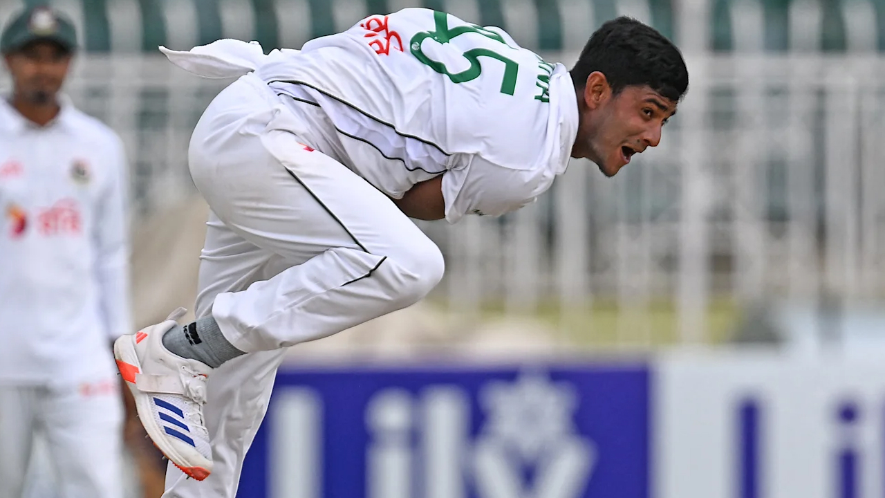 আইরিশ ব্যাটারের দিকে বল ছুঁড়ে বাংলাদেশি পেসারের শাস্তি