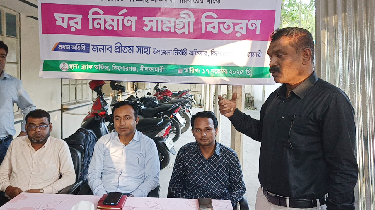 ঝড়ে ক্ষতিগ্রস্ত লালমিয়ার পাশে দাঁড়াল ব্র্যাক