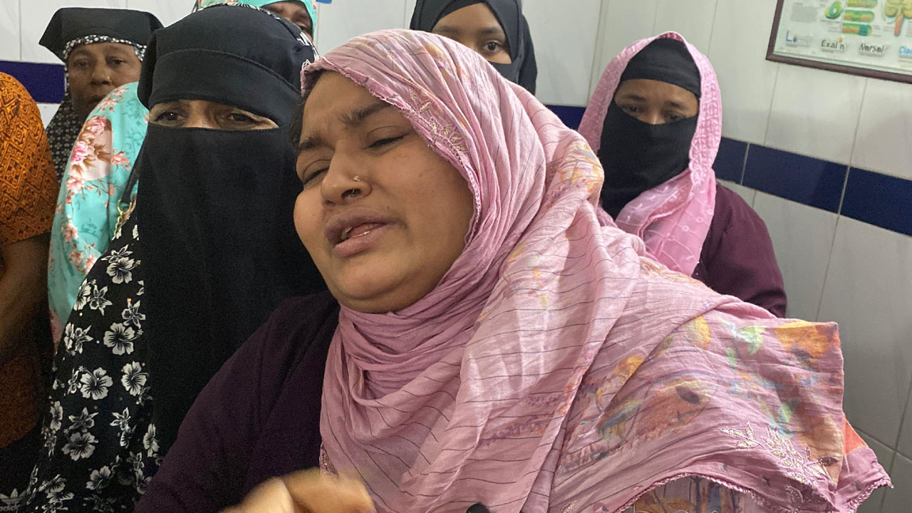 ‘আমার ময়না আর নেই, ডাক্তার আমার ময়নাকে খুন করেছে’