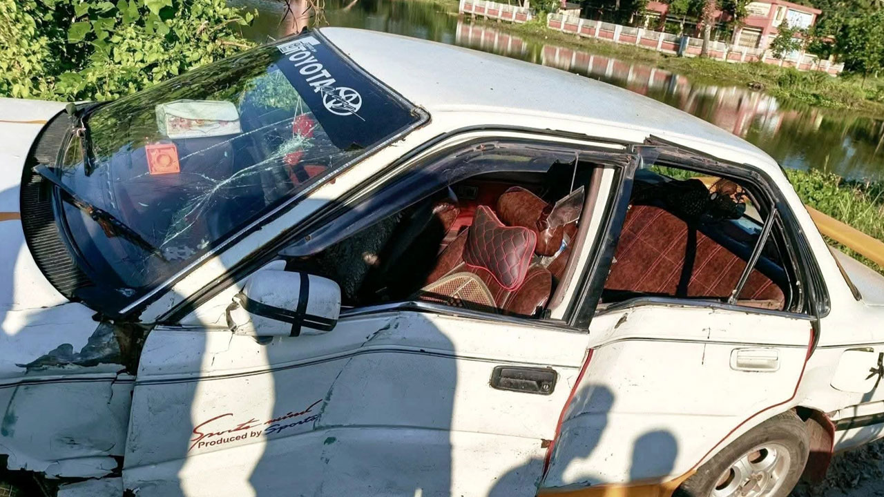 নোয়াখালীতে সড়ক দুর্ঘটনায় নিহত ২