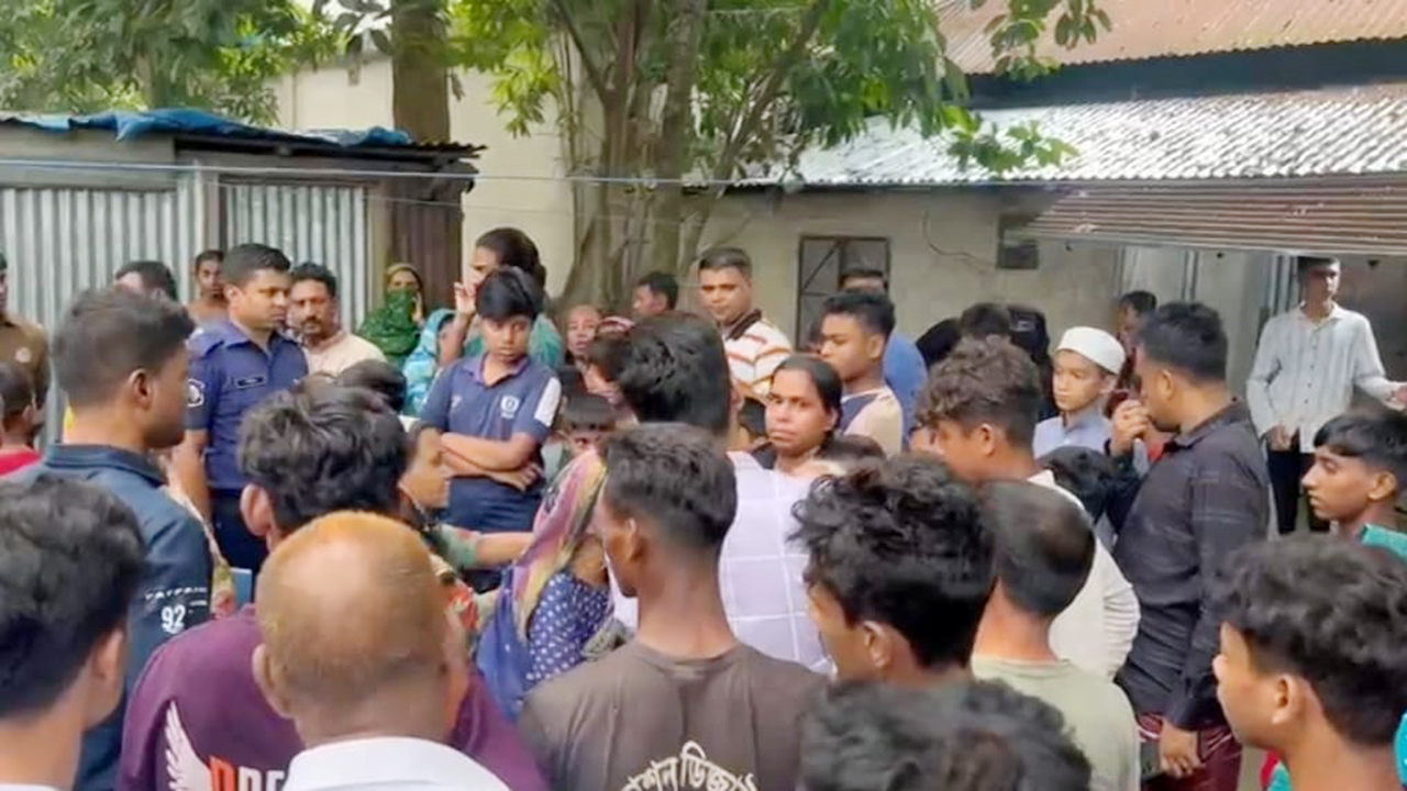 নরসিংদীতে জমি নিয়ে বিরোধের জেরে ২ ভাইকে কুপিয়ে হত্যা