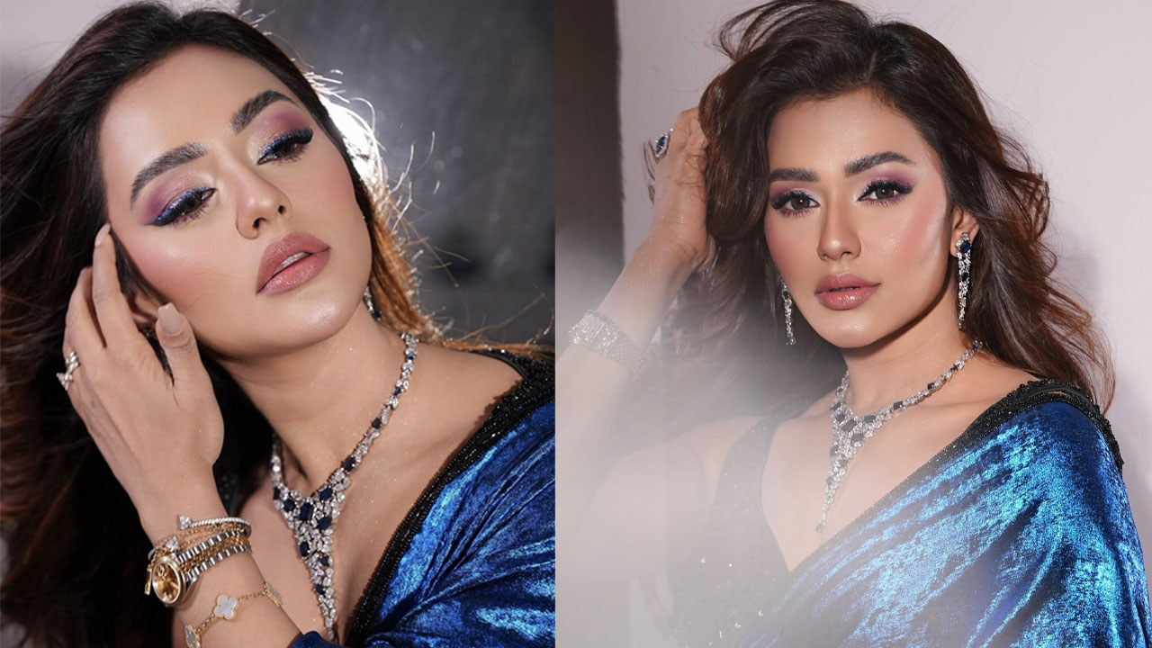 রয়্যাল ব্লু শাড়িতে গ্ল্যামারাস নুসরাত ফারিয়া