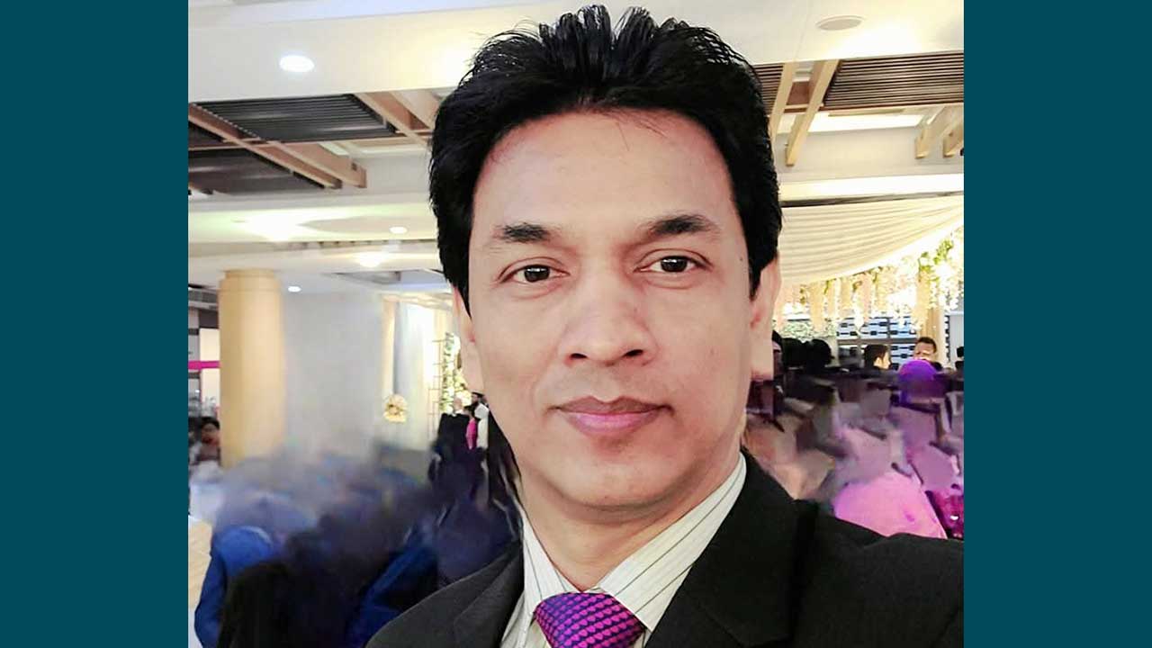 ফুল বা উপহার না আনার অনুরোধ পঞ্চগড়ের নতুন ডিসির