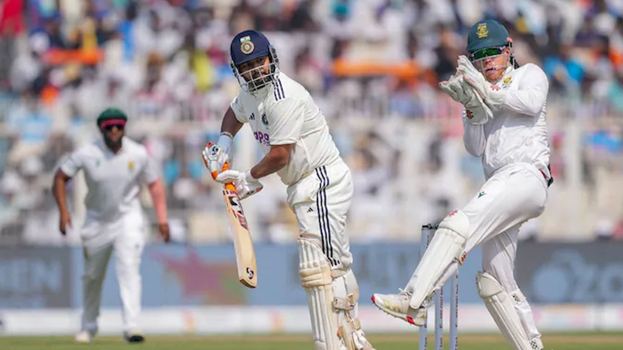 ছোট ইনিংসেও রেকর্ড পান্তের