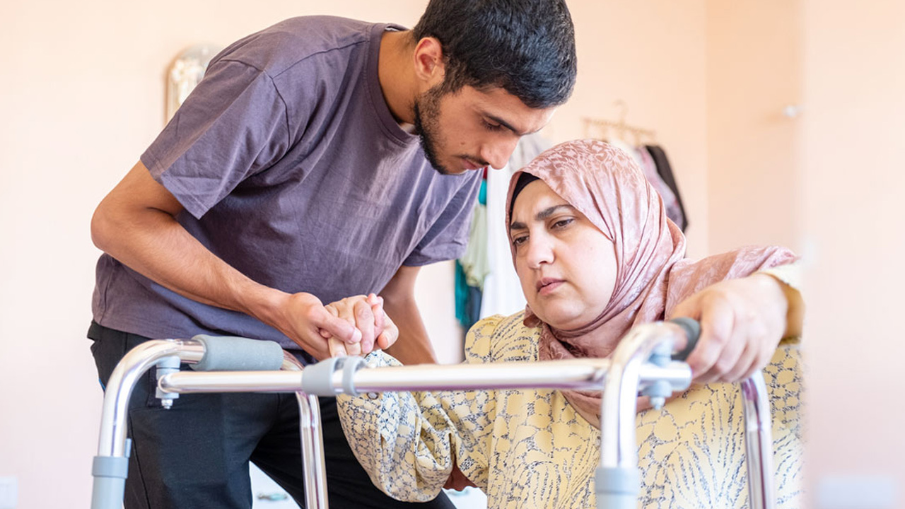 রোগীর সেবা করতে উৎসাহিত করা হয়েছে যে ৫ হাদিসে