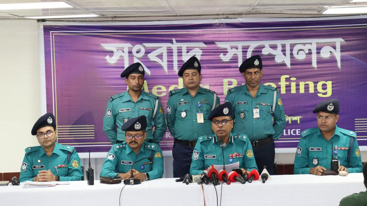 খুলনায় ট্রিপল মার্ডারের রহস্য উদঘাটন, মূল হোতাসহ গ্রেপ্তার ৩