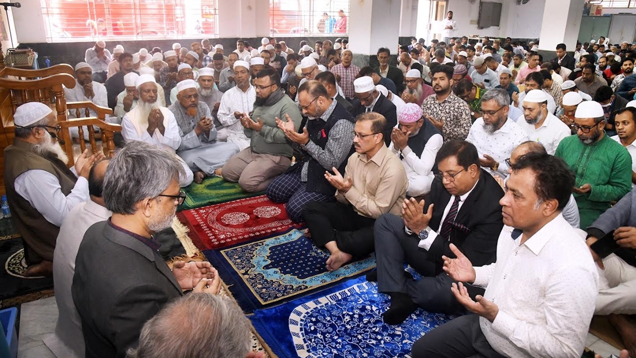 খালেদা জিয়ার রোগমুক্তির জন্য ঢাকা বিশ্ববিদ্যালয়ে বিশেষ দোয়া