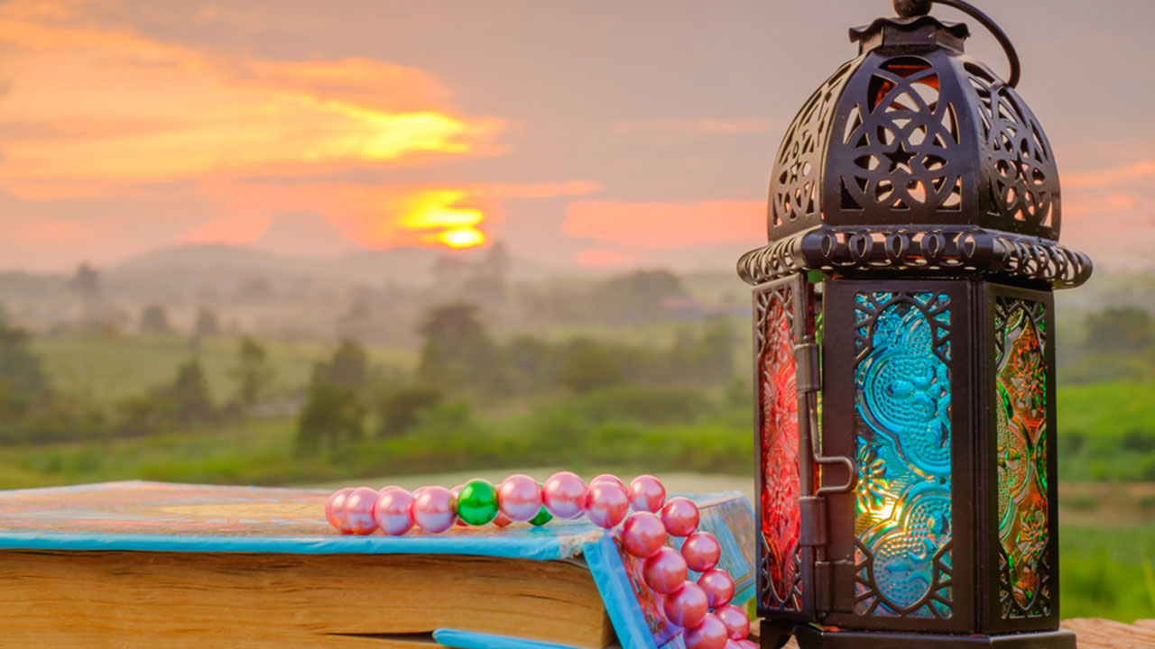 আল্লাহ তায়ালা প্রথম কী সৃষ্টি করেছিলেন?