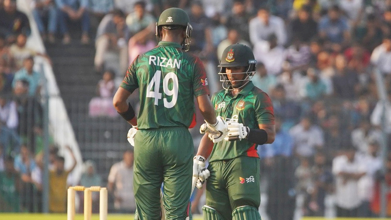 ৩৫ রানে ৭ উইকেট হারিয়ে বড় ব্যবধানে হারল বাংলাদেশ