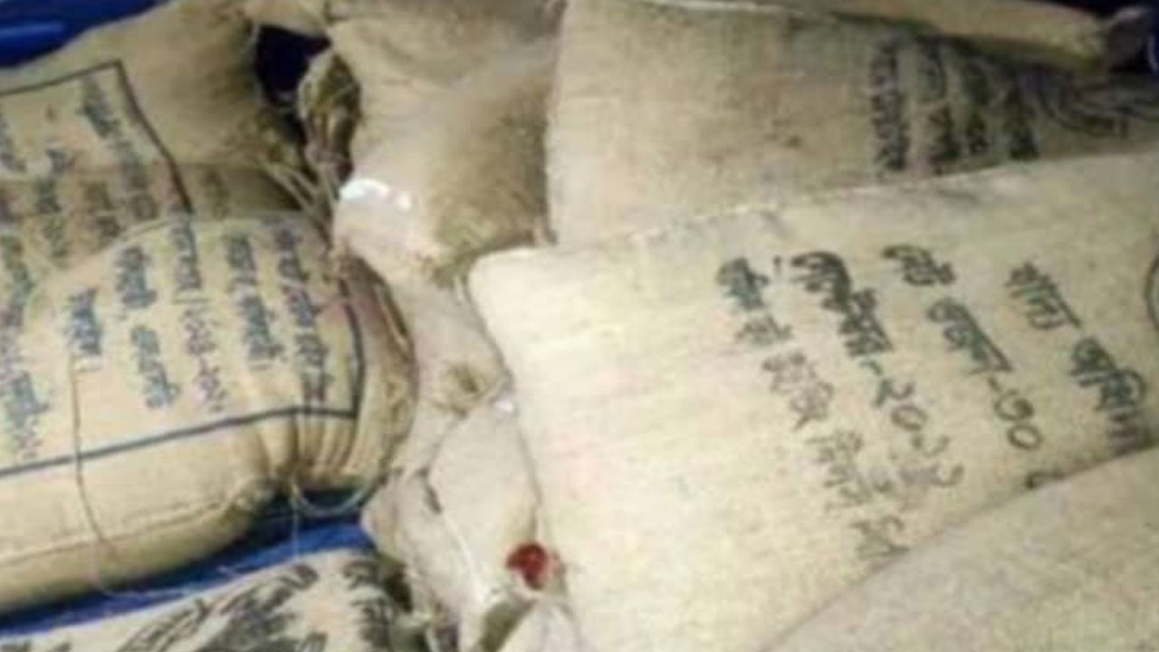 রংপুরে খাদ্যবান্ধব কর্মসূচিতে অনিয়ম, ২৮ বস্তা চাল উধাও