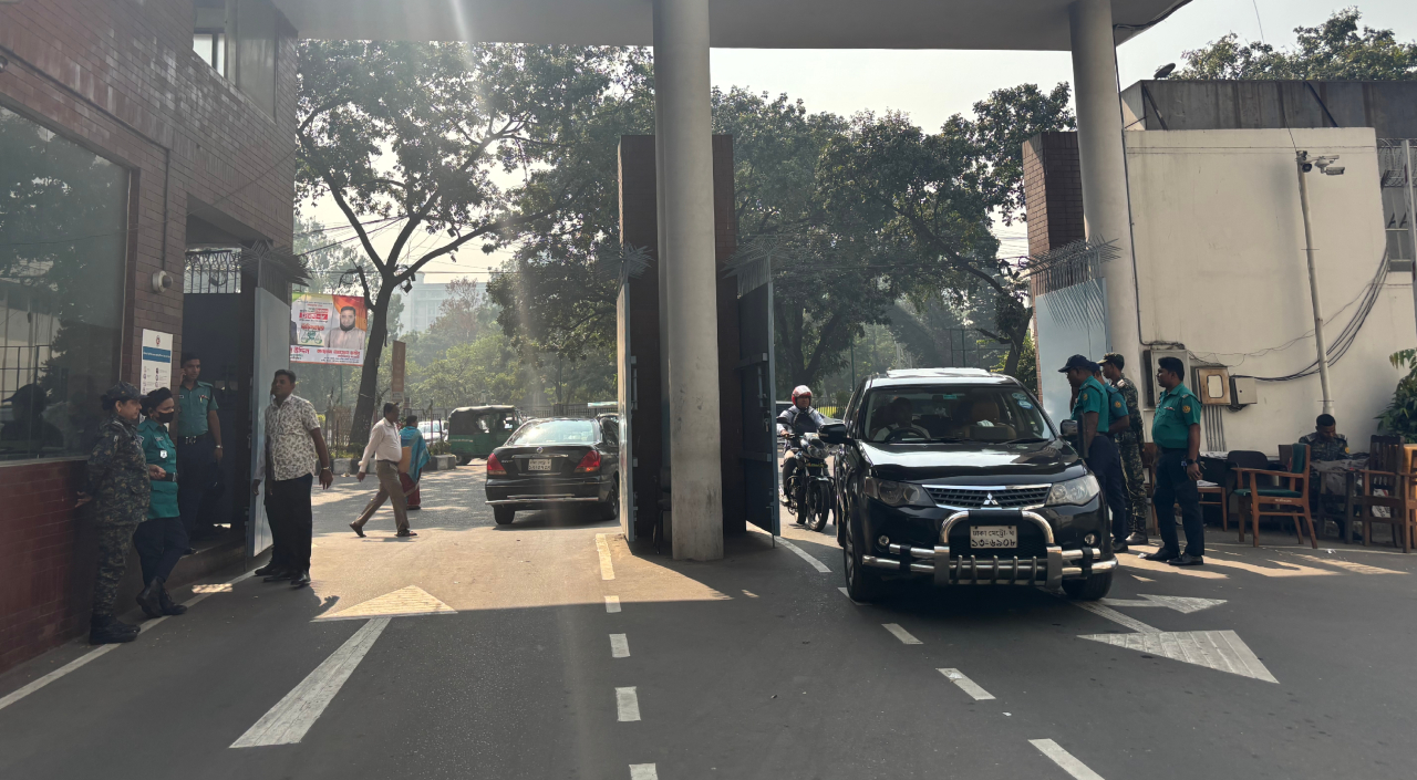 সচিবালয়ে চলছে স্বাভাবিক কাজ