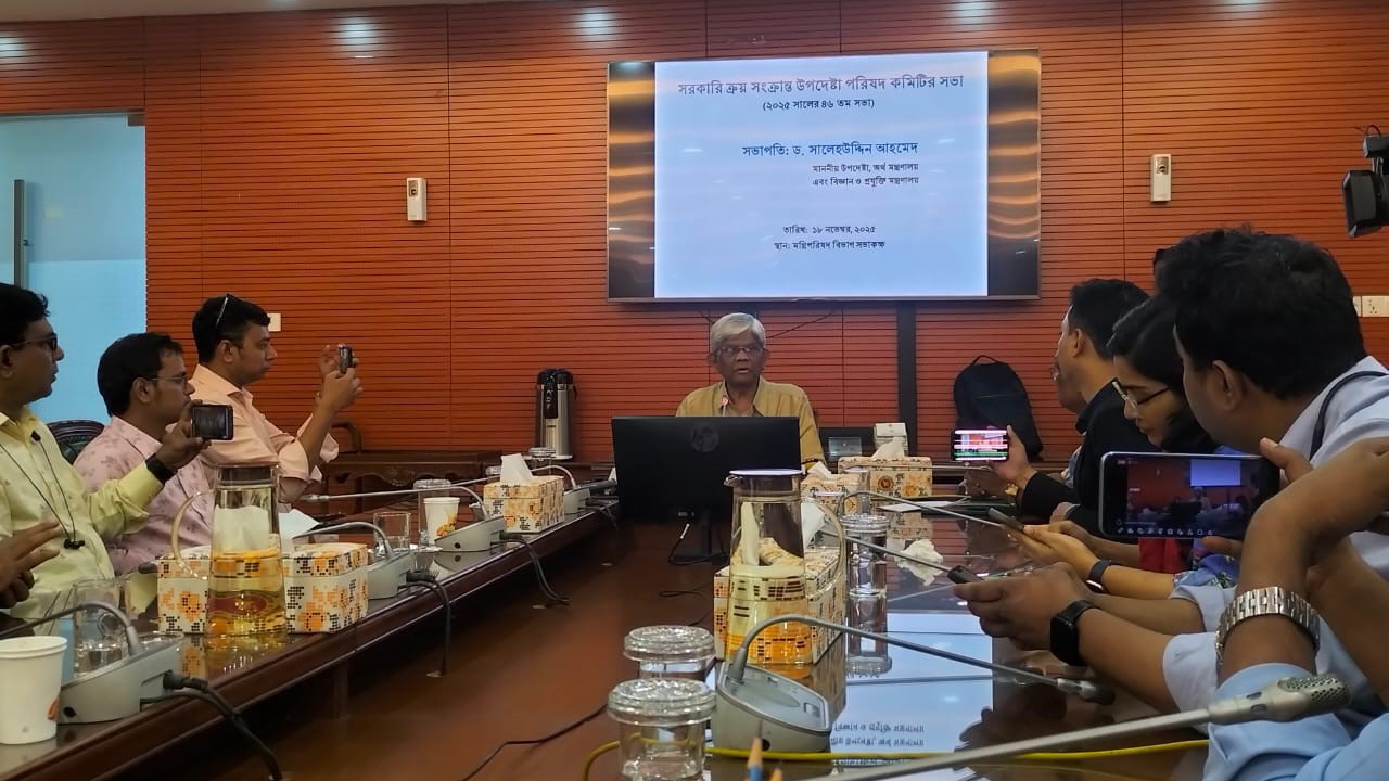 স্পর্শকাতর এলাকায় থাকবে বডি ক্যামেরা, কমবে সংখ্যা : অর্থ উপদেষ্টা