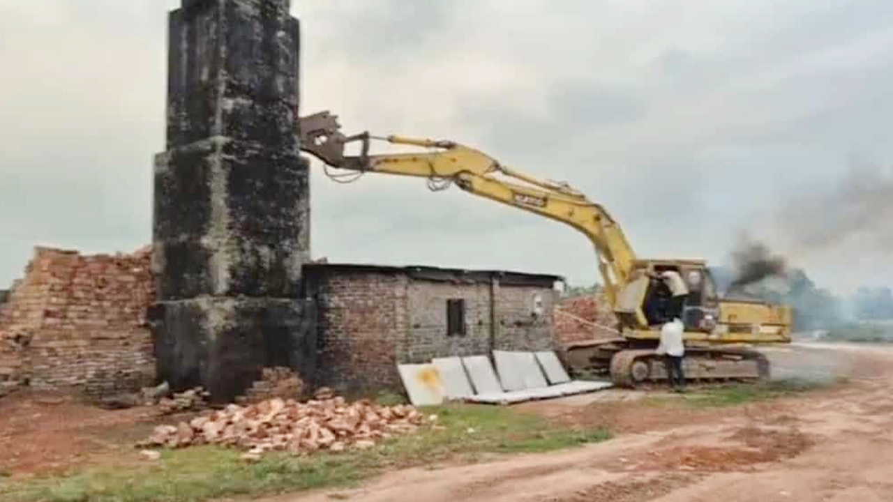 ছয় ইটভাটার কার্যক্রম বন্ধ, একটিকে ৬ লাখ টাকা জরিমানা