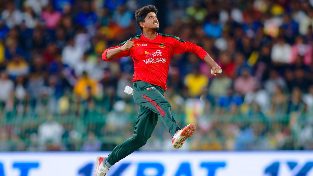 ভালো বোলিংয়ের কৃতিত্ব সবাইকে দিলেন শেখ মেহেদী