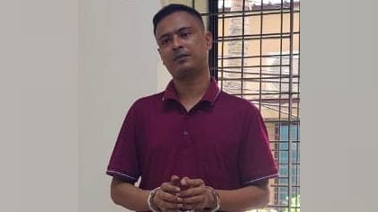 খালেদা জিয়ার সামরিক উপদেষ্টা পরিচয়ে দুদকে কনস্টেবল নিয়োগের নামে প্রতারণা