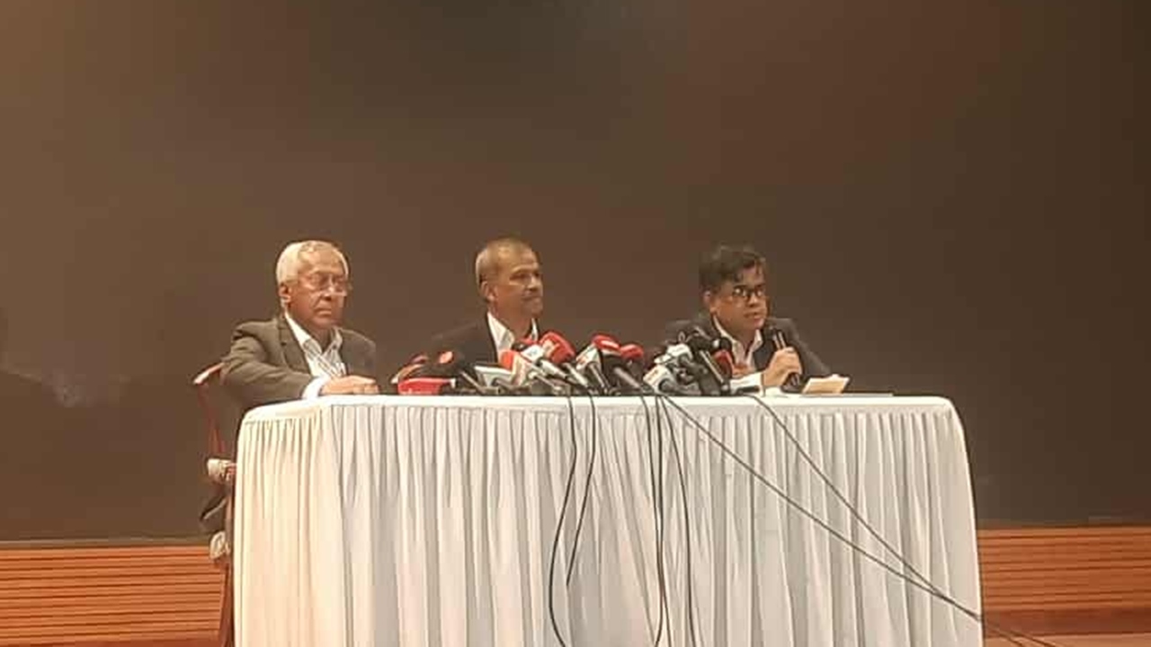 গণভোট অধ্যাদেশ আকারে অনুমোদন হয়েছে : আসিফ নজরুল