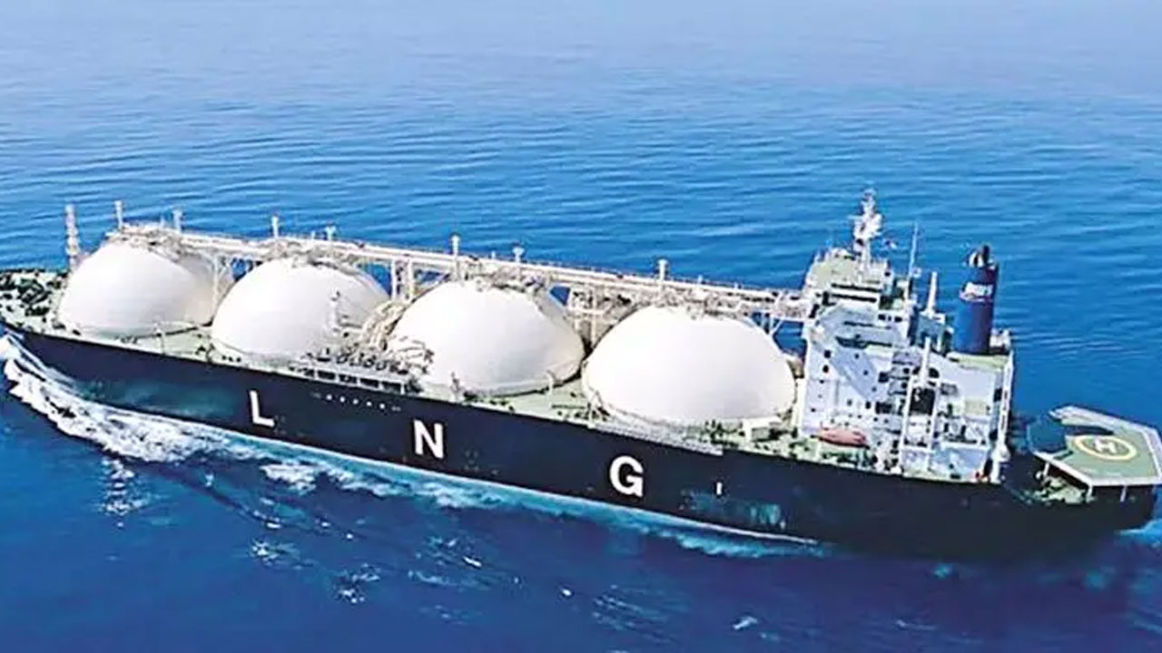 ৪৯০ কোটি টাকা ব্যয়ে সিঙ্গাপুর থেকে আনা হবে এক কার্গো এলএনজি