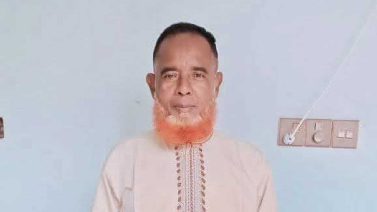 রোহিঙ্গা নারীকে সনদ দেওয়ায় প্যানেল চেয়ারম্যান সাময়িক বরখাস্ত