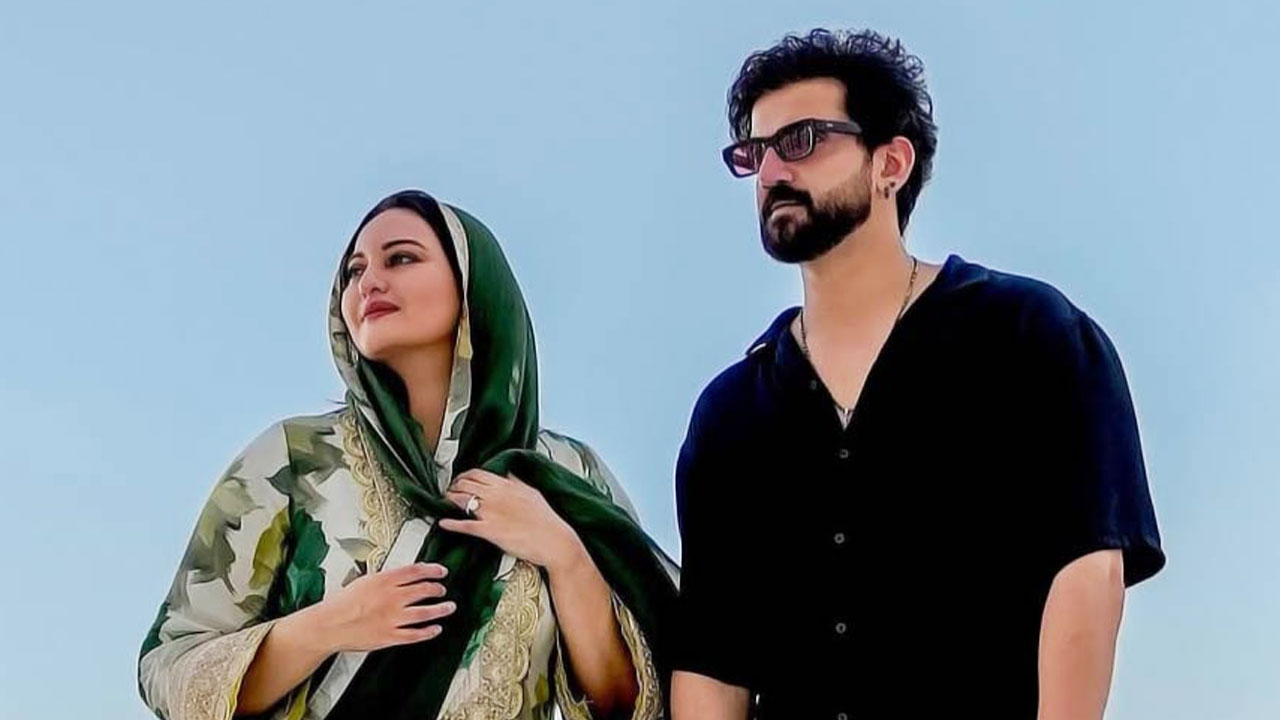 স্বামীকে নিয়ে মসজিদ ঘুরে দেখলেন সোনাক্ষী