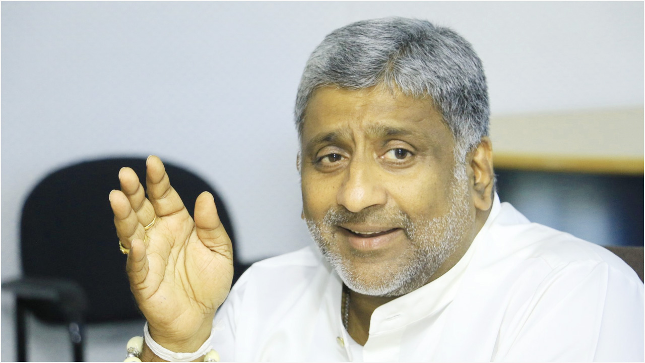 জালিয়াতির অভিযোগে শ্রীলঙ্কার সাবেক পর্যটনমন্ত্রী গ্রেপ্তার