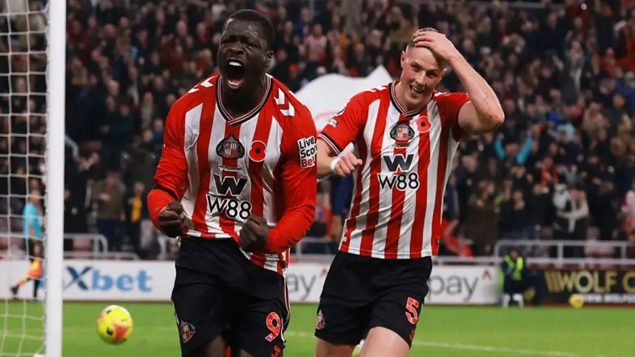 ৮৮১ মিনিটে প্রথম গোল খেল আর্সেনাল