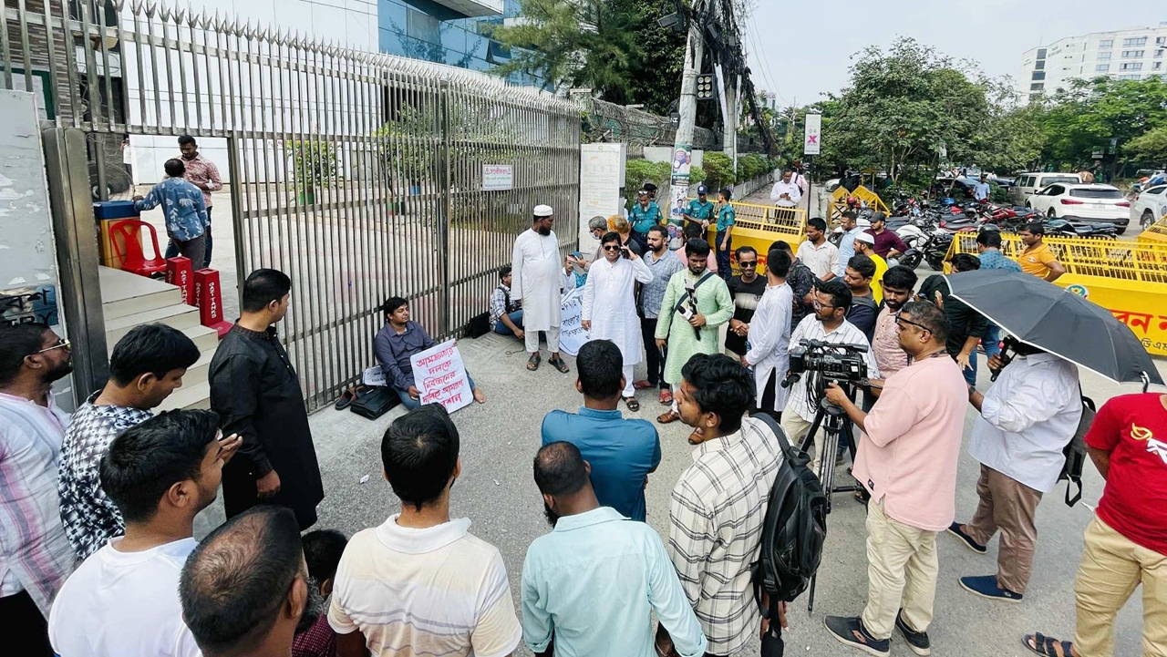 শর্ত পূরণে বিশাল ফারাক, তবুও সিদ্ধান্তে অনড় তারেক!