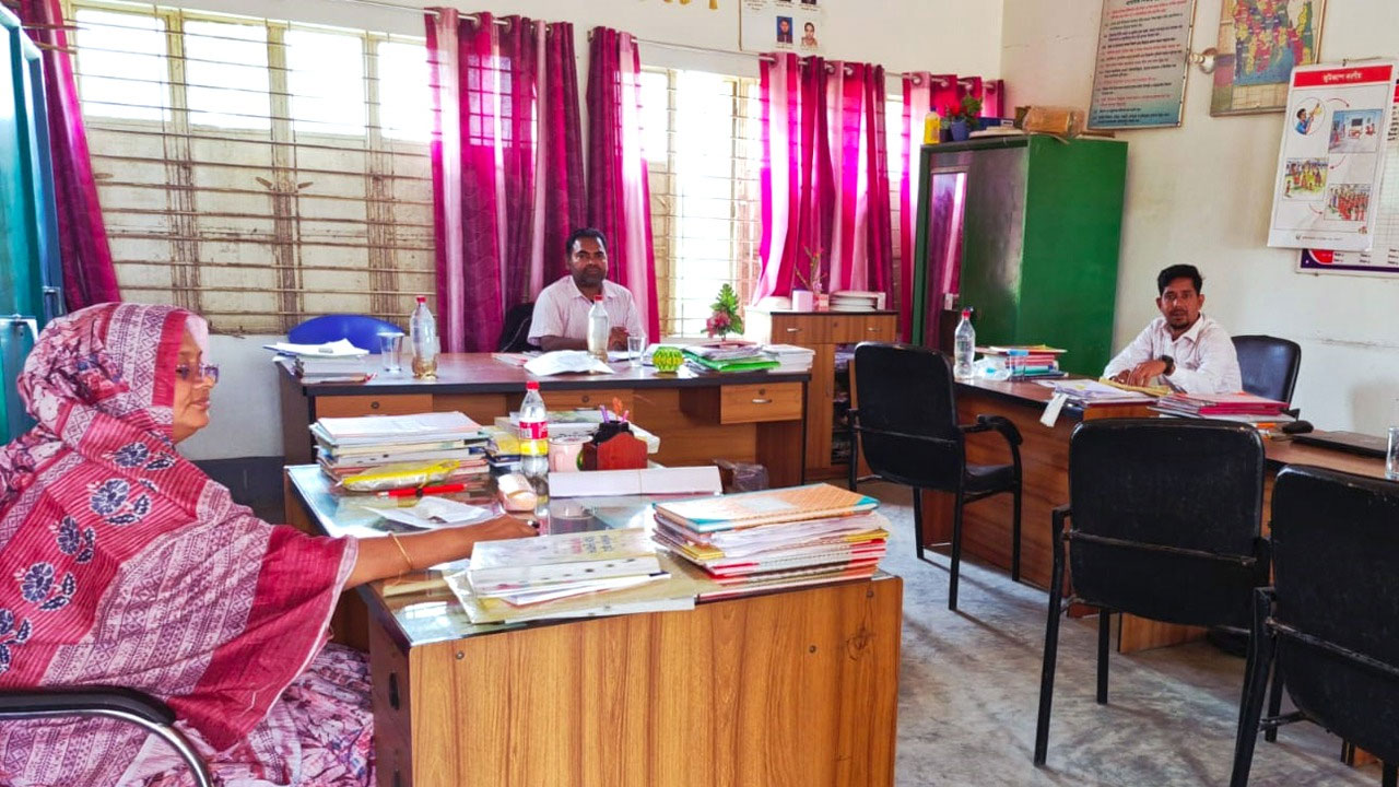 প্রাথমিক শিক্ষকদের কর্মবিরতি চলছে, বার্ষিক পরীক্ষা নিয়ে শঙ্কা 