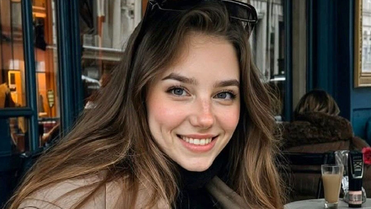 এআই নায়িকা টিলি নরউডকে নিয়ে হলিউডে আতঙ্ক কেন?