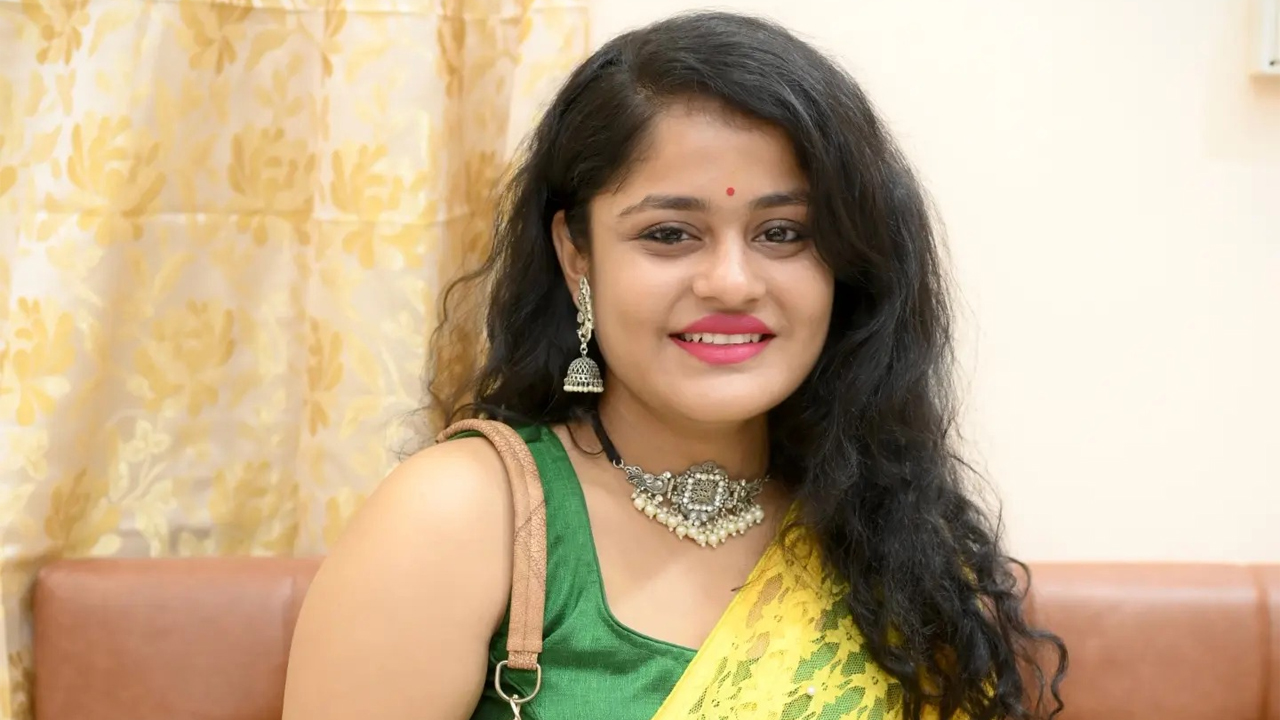 ‘মেয়েদের রাত নয়টার পর বাড়িতে থাকা উচিত’