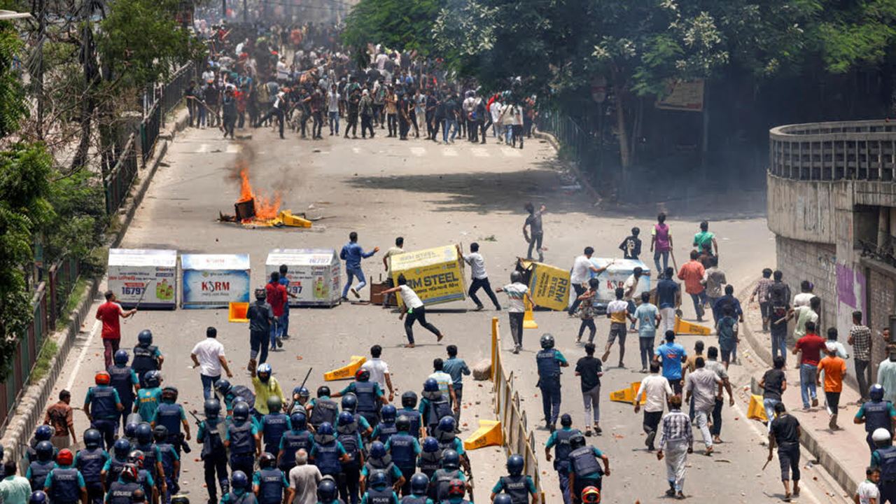 তিন বছরের ছেলেকে নিয়ে স্বামী হত্যার বিচার চাইলেন শহীদ নাদিমের স্ত্রী