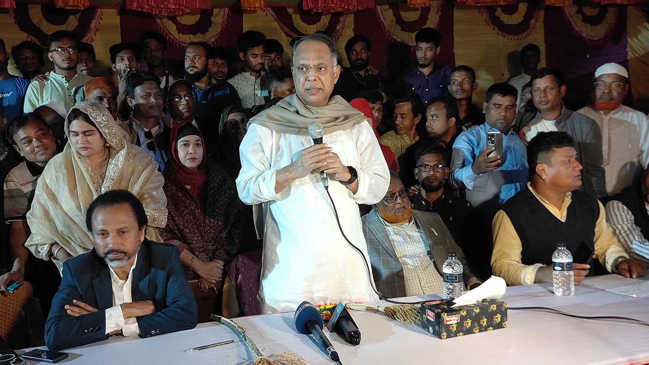 জামায়াত আপনাদের সঙ্গে মুনাফিকি করছে, মা-বোনদের উদ্দেশে টুকু