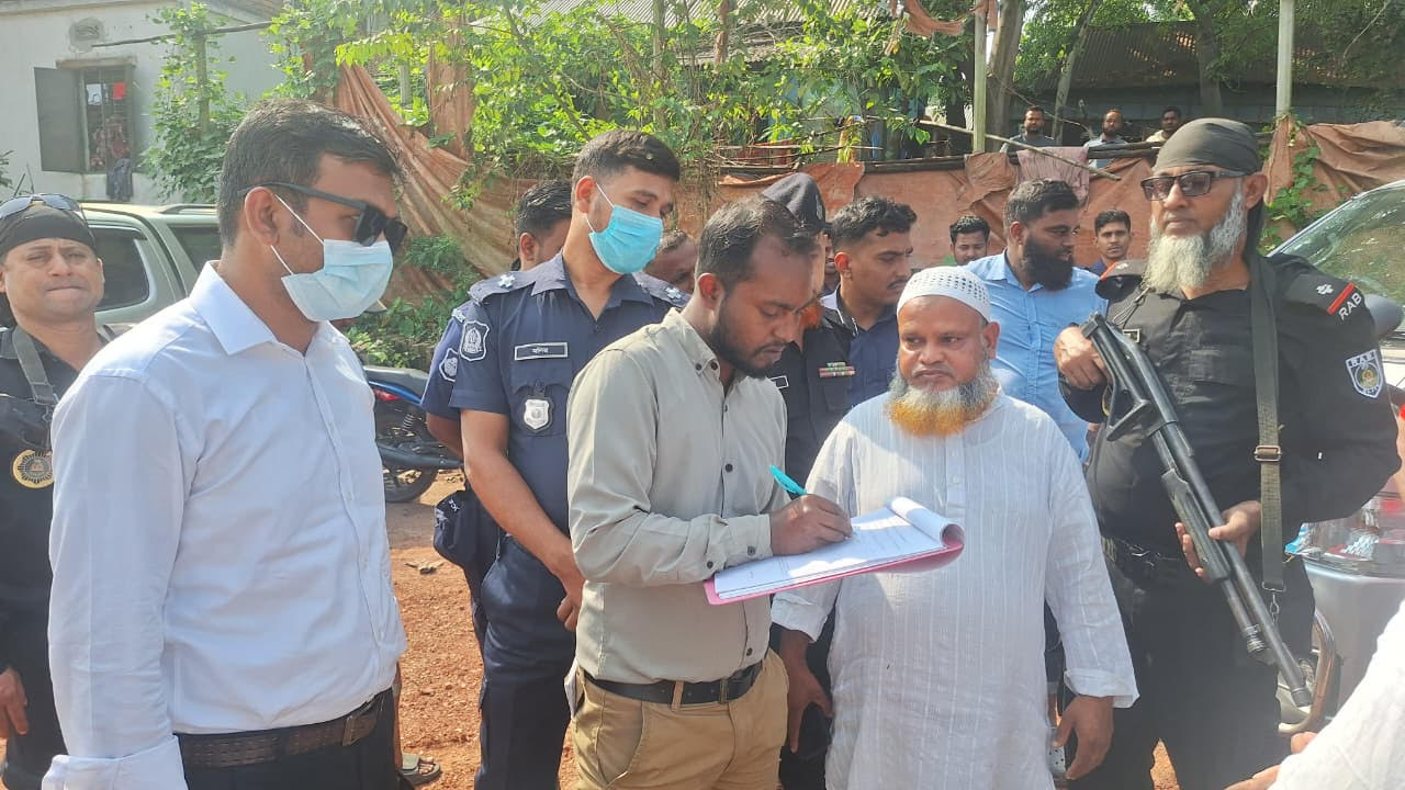 সাভারে ডিগ্রেডেড এয়ারশেড বাস্তবায়নে অভিযান