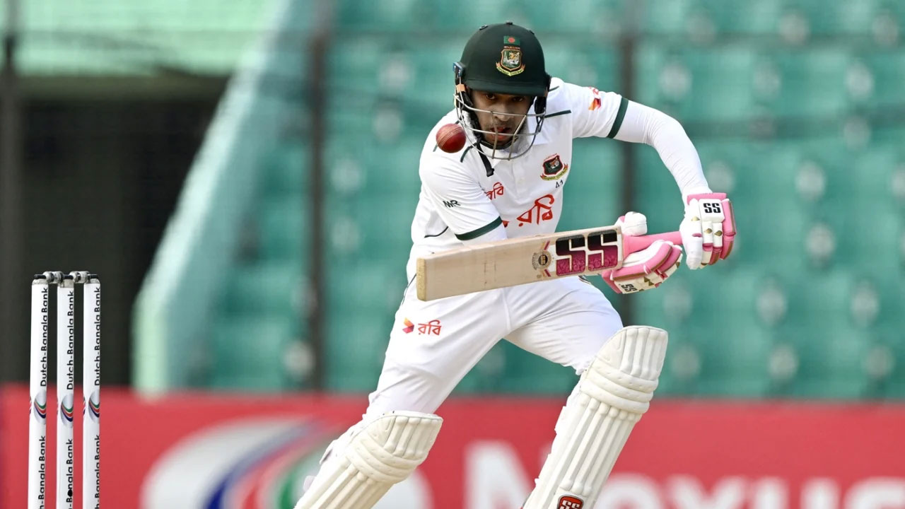 ১০০ টেস্টের মাইলফলক ছুঁয়েও খেলা চালিয়ে যাবেন মুশফিক?