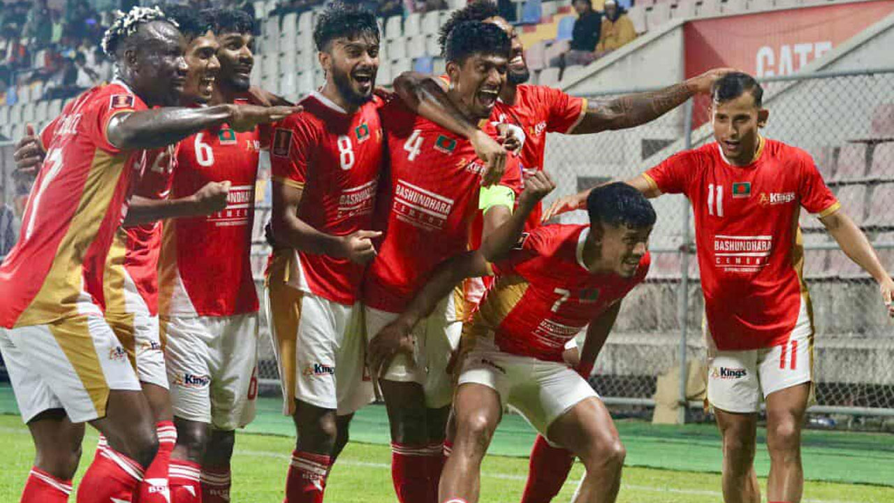 ৫ গোল দিয়ে টেবিলের শীর্ষে কিংস