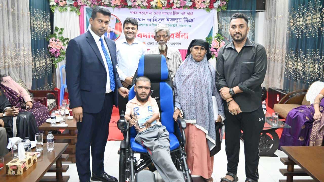 শেষ মুহূর্তেও মানবিক কাজ করে বিদায় নিলেন ডিসি জাহিদুল ইসলাম