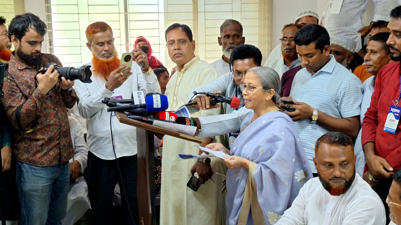 অন্যায়ভাবে বাংলাদেশে এসে ভারতীয় জেলেদের মাছ ধরা বন্ধ করতে হবে