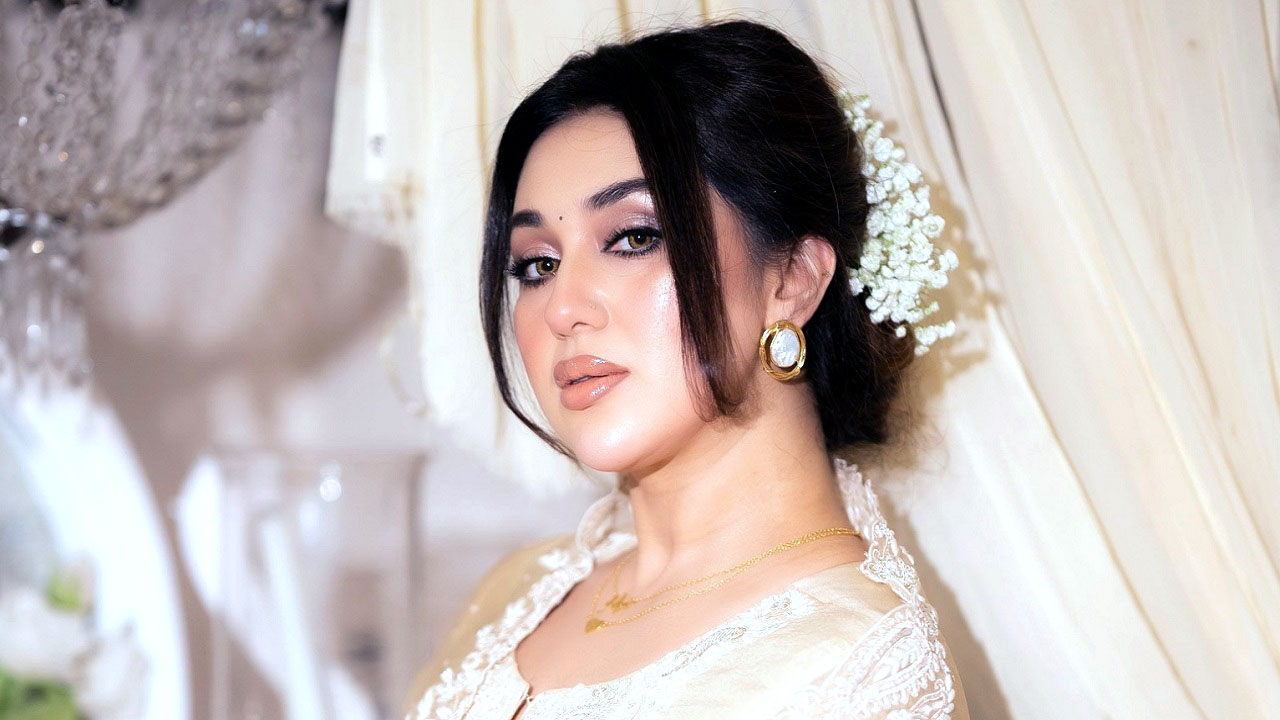 বিয়ের সময় খাট-সোফাও মেলেনি অপু বিশ্বাসের!