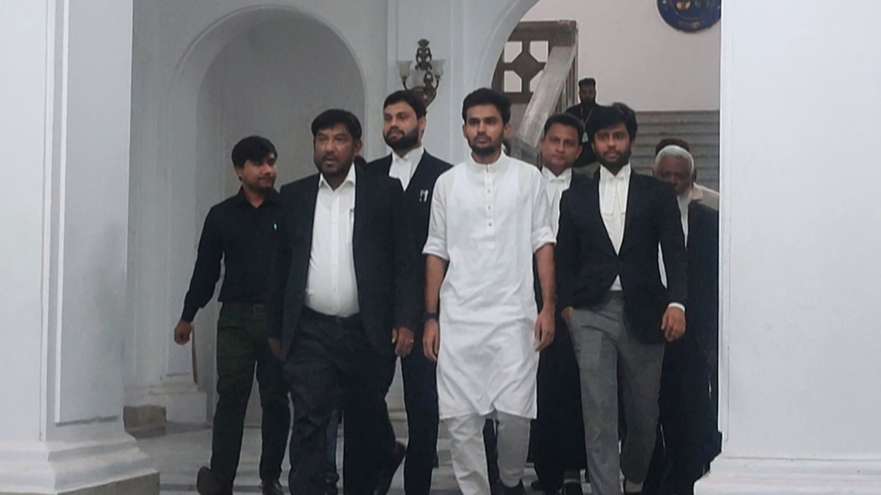 উপদেষ্টা আসিফ মাহমুদের অবশিষ্ট সাক্ষ্যগ্রহণ ফের ১৬ অক্টোবর