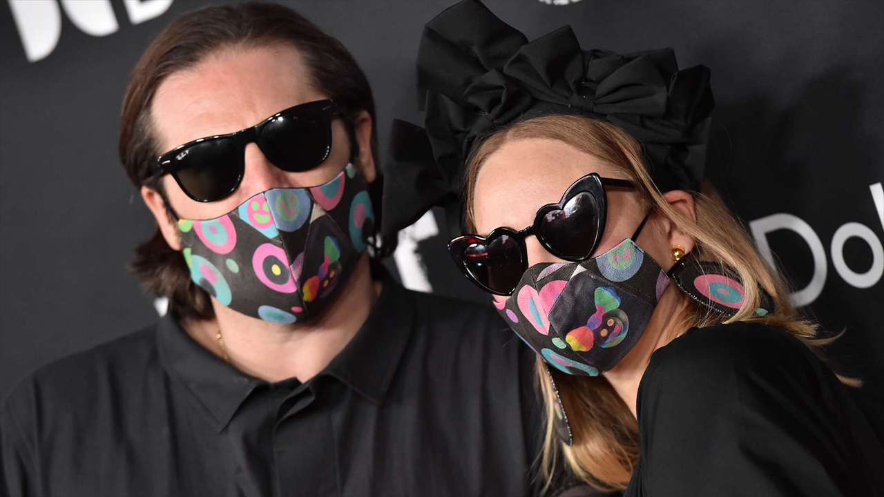 স্ত্রীর অর্থে বিলাসিতা, একইভাবে চলতে ডিভোর্সের পর মাসে ৩ কোটি চান স্বামী