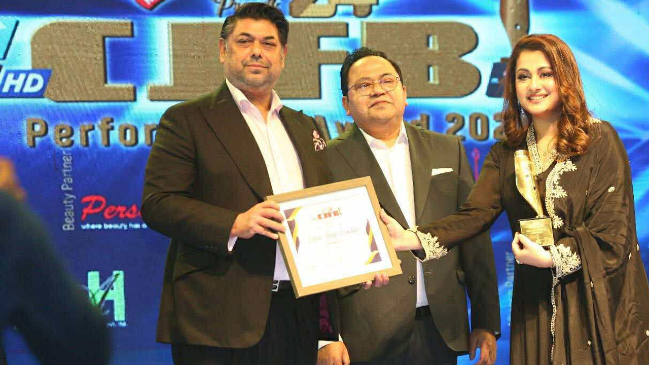 জমকালো আয়োজনে সিজেএফবি অ্যাওয়ার্ড প্রদান