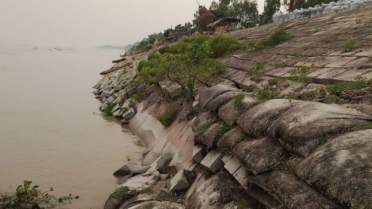 চিলমারীতে বারবার বাঁধে ধস, নেই স্থায়ী সমাধান