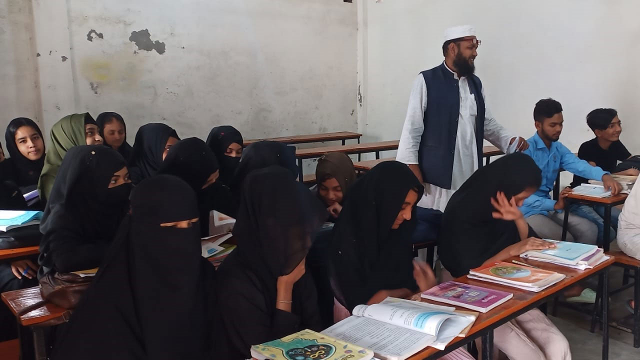 বিহারী শিশুদের শিক্ষার বাতিঘর শিক্ষক জয়নাল আবেদীন