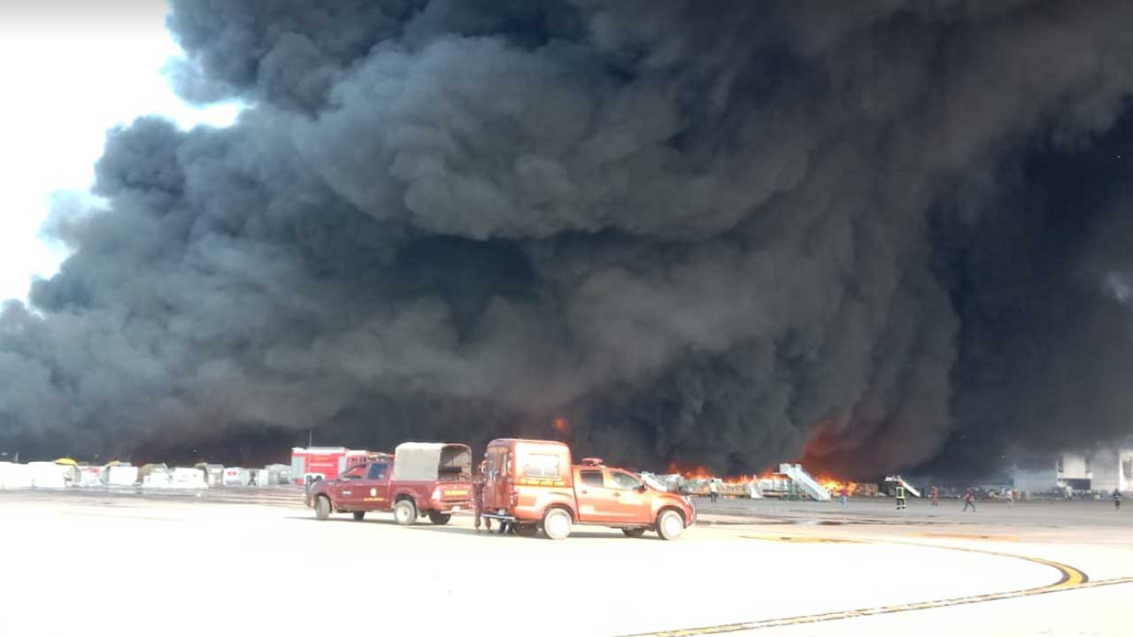 শাহজালালের কার্গো ভিলেজের আগুন নিয়ন্ত্রণে ১৬ ইউনিট