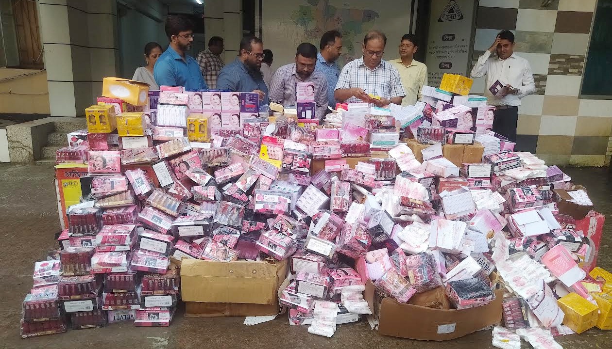 ভেজাল ক্রিমে কিডনি-লিভারে সমস্যা, রাজধানীতে জব্দ কোটি টাকার কসমেটিকস